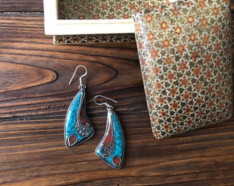 Boucles d'oreilles ethniques turquoise en mosaïque, boucles d'oreilles pendantes tibétaines, bijoux tribaux népalais élégants en argent, style bohème vintage