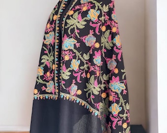 Elegant black pashmin shawl with colorful embroidery, Spanish-style palatine, oversized shawl, flower scarf, Gift scarf, All Seasons Wrap.