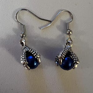Dragon claw pearl earrings (variety of colors)