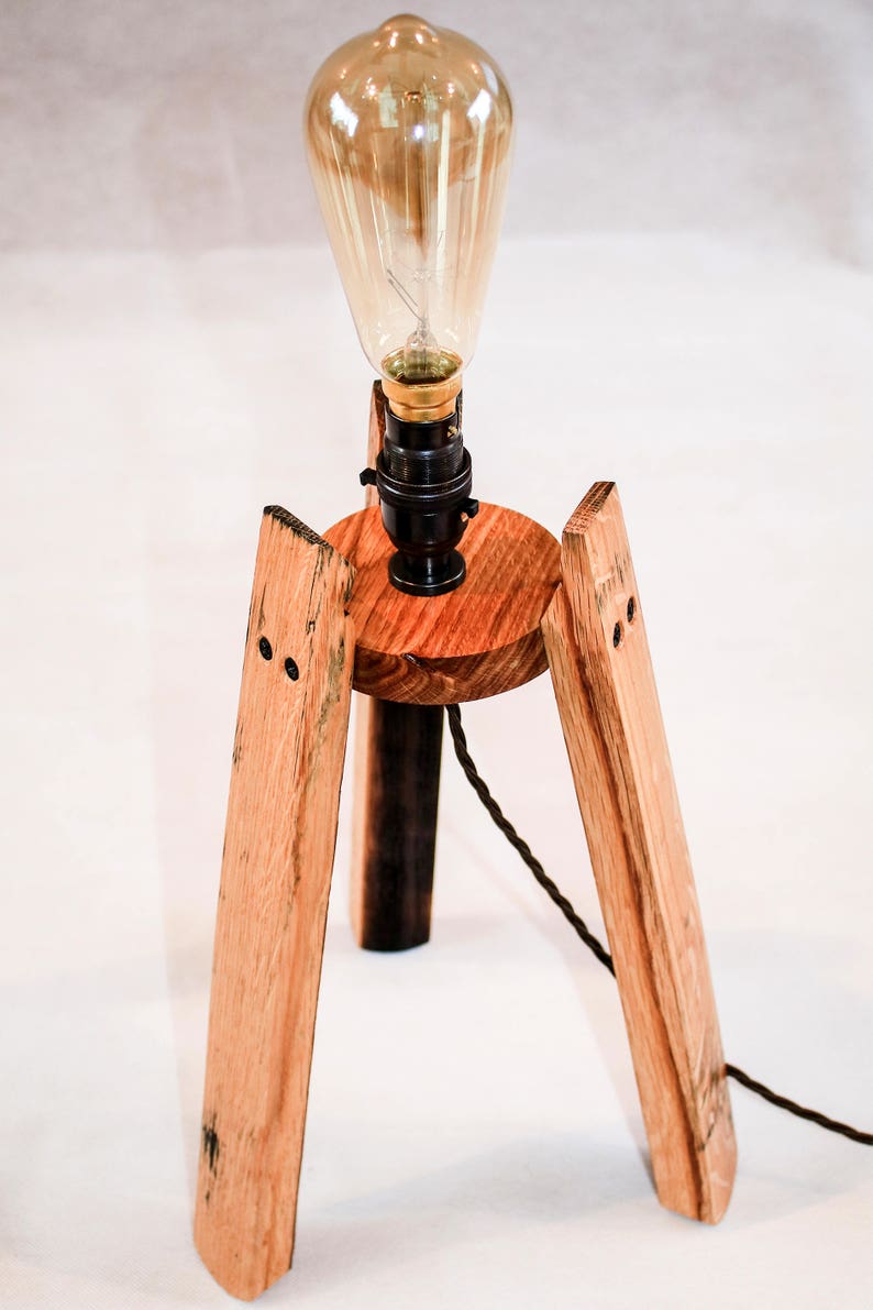 Handgefertigte Eiche, Scotch Whisky Fass Daube Edison Tischlampe, mit oder ohne Edison Glühbirne Bild 2