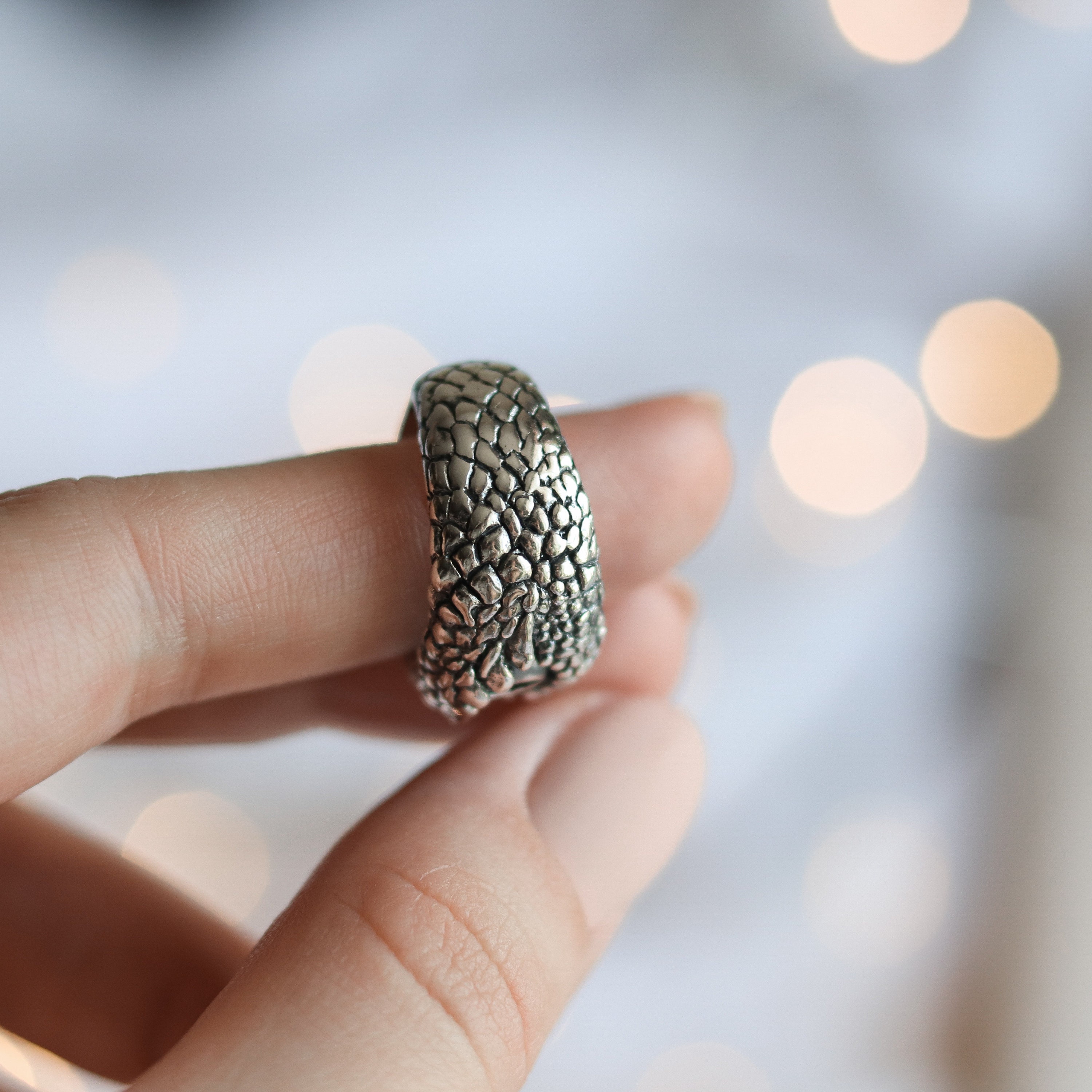 Anello in argento con scaglie di drago, anello con drago