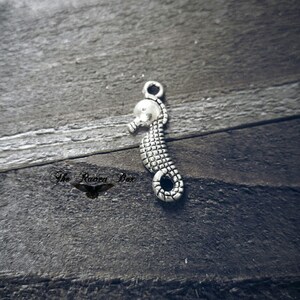 Seahorse Charm Sea Horse Charm Animal Charm Silver Seahorse Charm Ocean Charm Sea Charm Nautical Charm Sea Creature Charm 8pcs