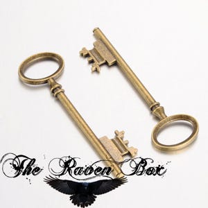 Large Skeleton Key Antiqued Bronze Key Charm Key Pendant Steampunk Key Double Sided 80mm Wedding Key Escort Card Key Charms by the Piece