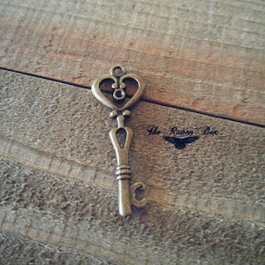 Skeleton Key Pendant Heart Key Antiqued Bronze Key Charm Bronze Skeleton Key Charms By the Piece Steampunk Key 42mm