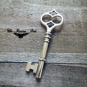 Large Skeleton Key Antiqued Silver Key Charm Key Pendant Steampunk Key Double Sided 61mm Wedding Key Escort Card Key Charms by the Piece
