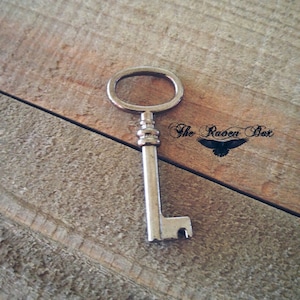 Skeleton Key Pendant Black Key Charm Steampunk Key Black Key Pendant Barrel Key Charms By the Piece Wholesale Skeleton Key 41mm