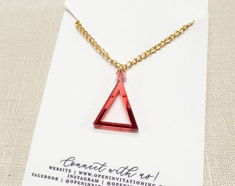 Pirámide + Collar / DST / Delta Sigma Theta