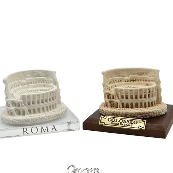 das Kolosseum in Rom mit Plexiglas- oder Holzsockel