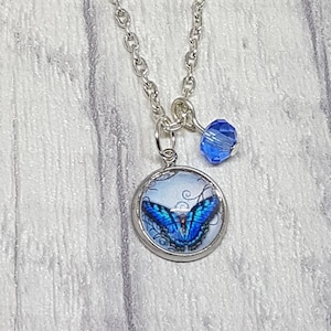 Vlinder ketting, blauwe vlinder ketting, Glazen vlinder ketting, Cabochon vlinder ketting, vlinder cadeau voor vrouwen dierlijke gift