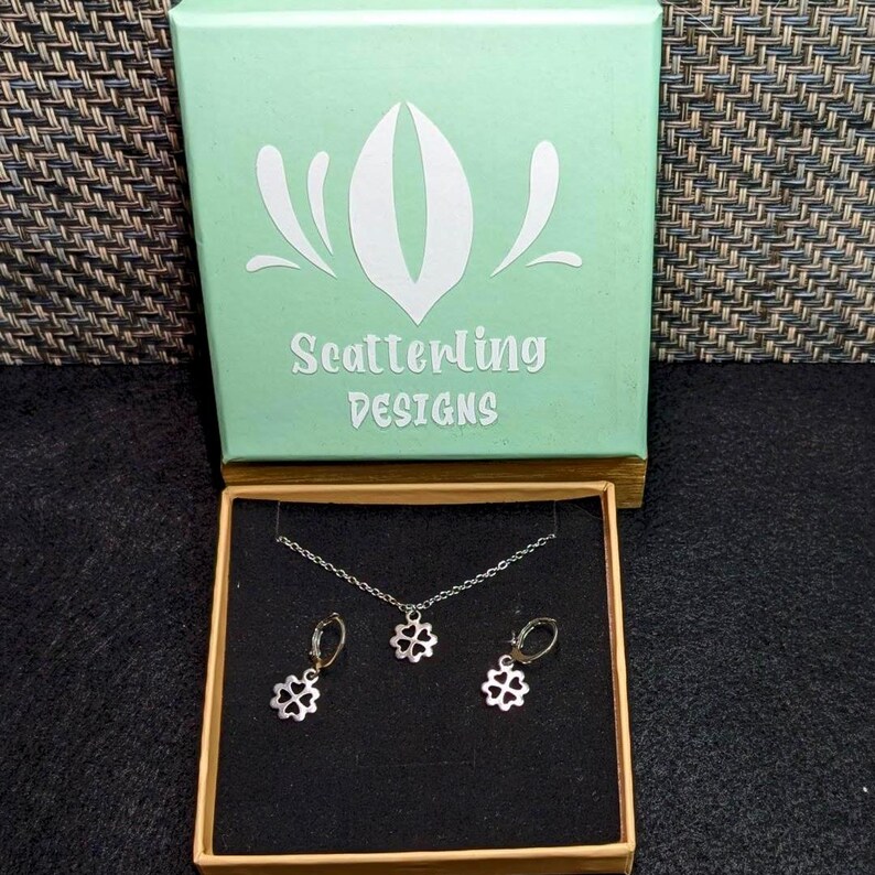 Conjunto de joyas de trébol de cuatro hojas: collar y pendientes de acero inoxidable de la suerte Style 2