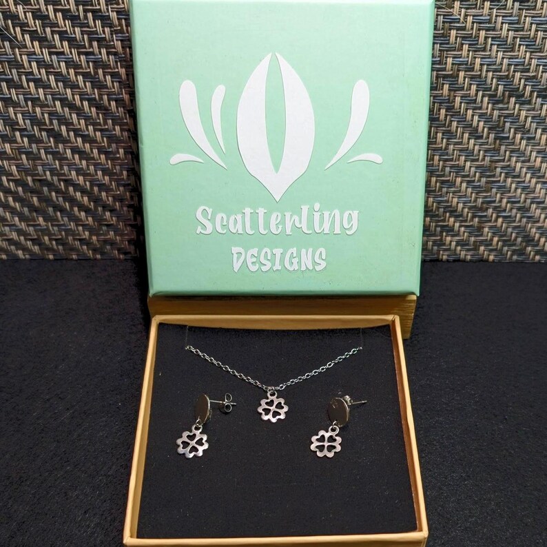 Conjunto de joyas de trébol de cuatro hojas: collar y pendientes de acero inoxidable de la suerte Style 3