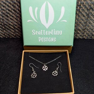 Conjunto de joyas de trébol de cuatro hojas: collar y pendientes de acero inoxidable de la suerte Style 5