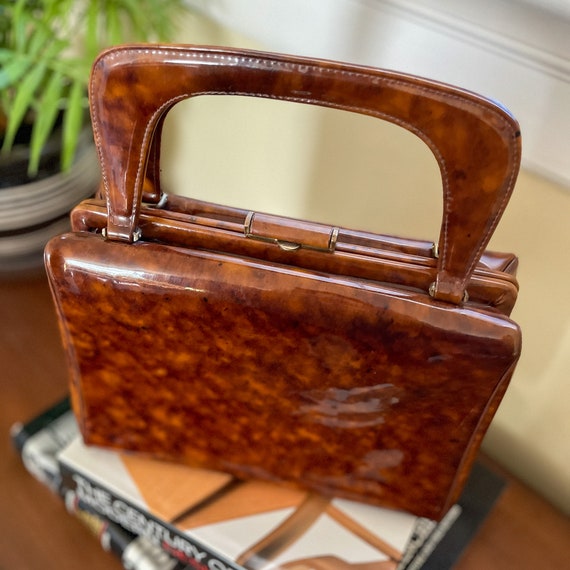 Vintage 50s-60s Brown Patent Leather Box Purse Sn… - image 3