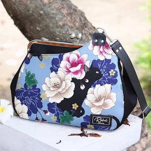 Kiss Lock Shoulder Bag: Cotton Linen Crossbody Purse with Cat Design