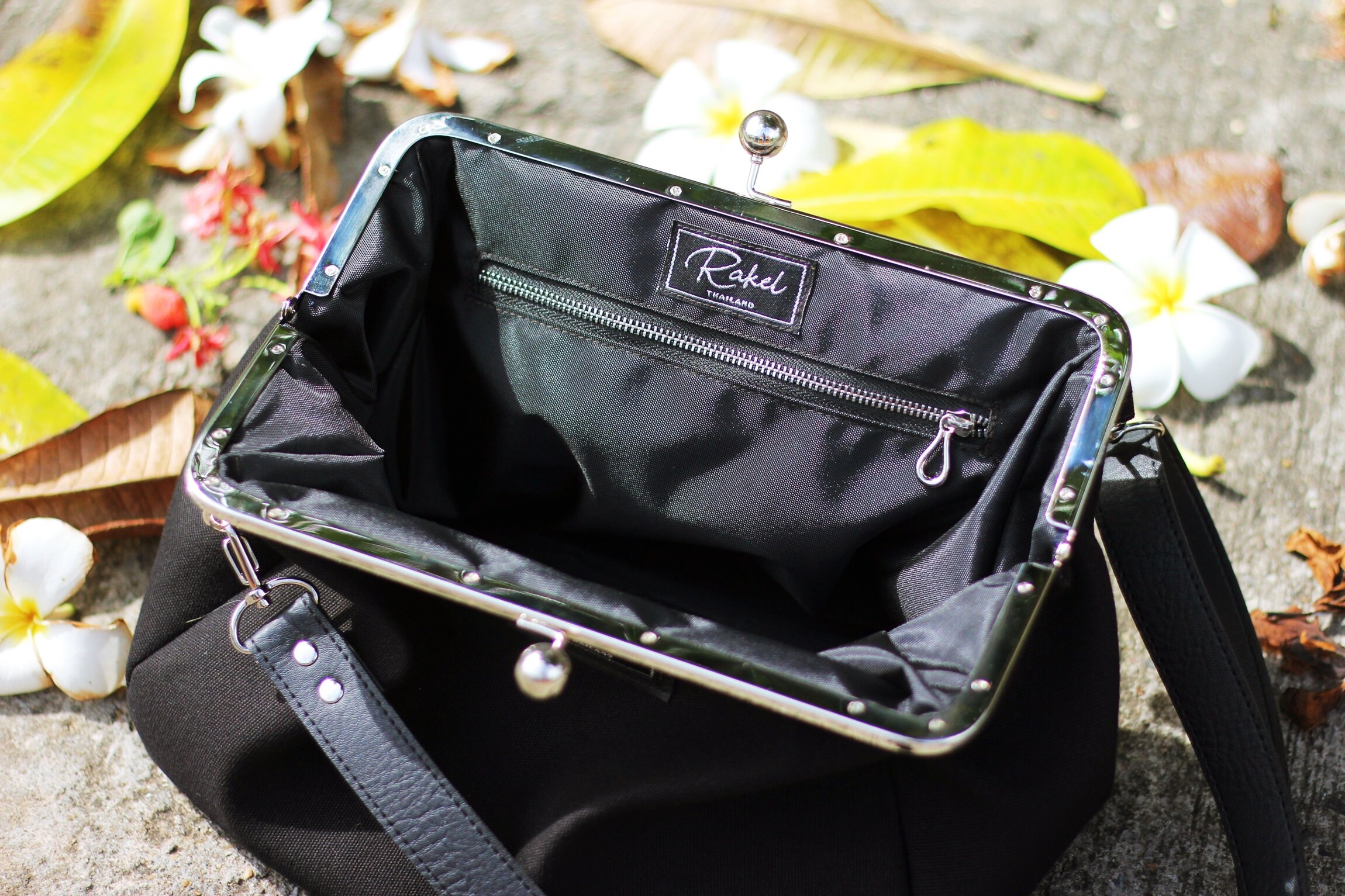 Kiss lock shoulder bag and crossbody Kiss lock frame purse Etsy