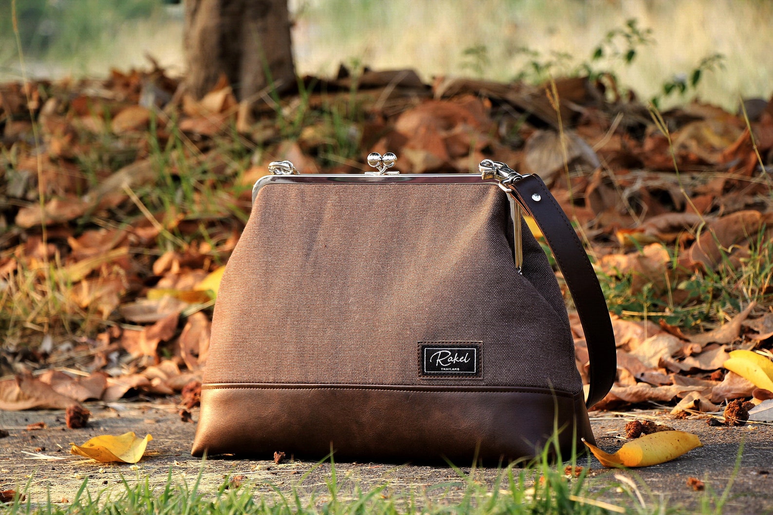 Kiss lock bag Shoulder bag Large kiss lock bag Etsy