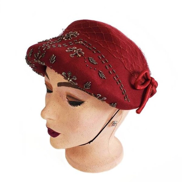 Vintage Bonnet Style Cloche Hat in Burgundy Wool Felt w/ Beading | 1940s | 21" Circumference