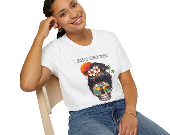 Camiseta playera con calavera "Sassy Since Birth" / Moño floral, palmeras, puesta de sol
