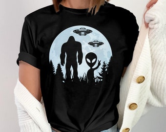 Bigüße und Alien Shirt, UFO Sasquatch Grafik T-Shirt, lustiges Cryptid Geschenk