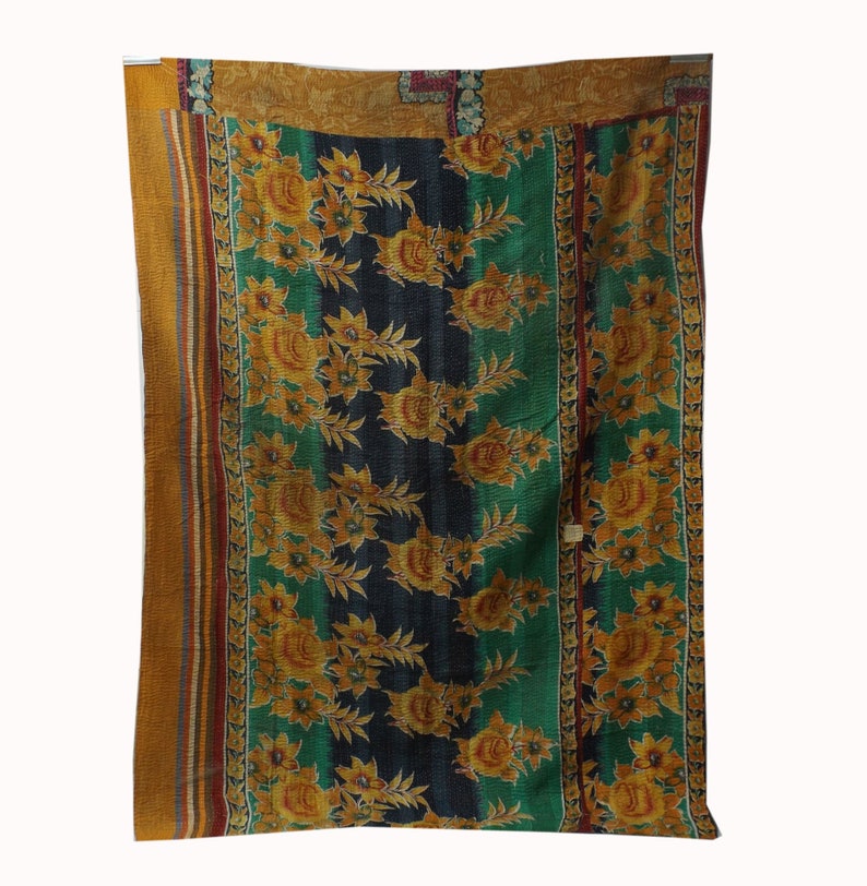 Handmade Vintage Kantha Quilt Sofa cover Kantha quilt Sari blanket Twin size throw Indian Quilt Home Decor