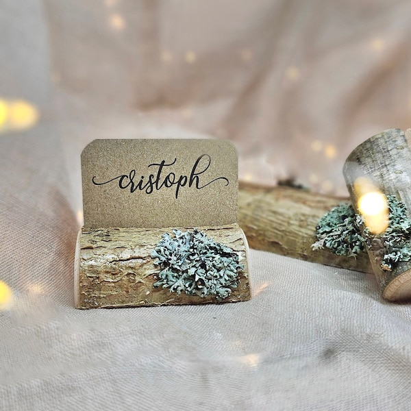 10 porte-cartes en bois. Décoration de mariage rustique. Porte-cartes de table pour les noms des invités. Supports en bois naturel avec écorce et mousse.