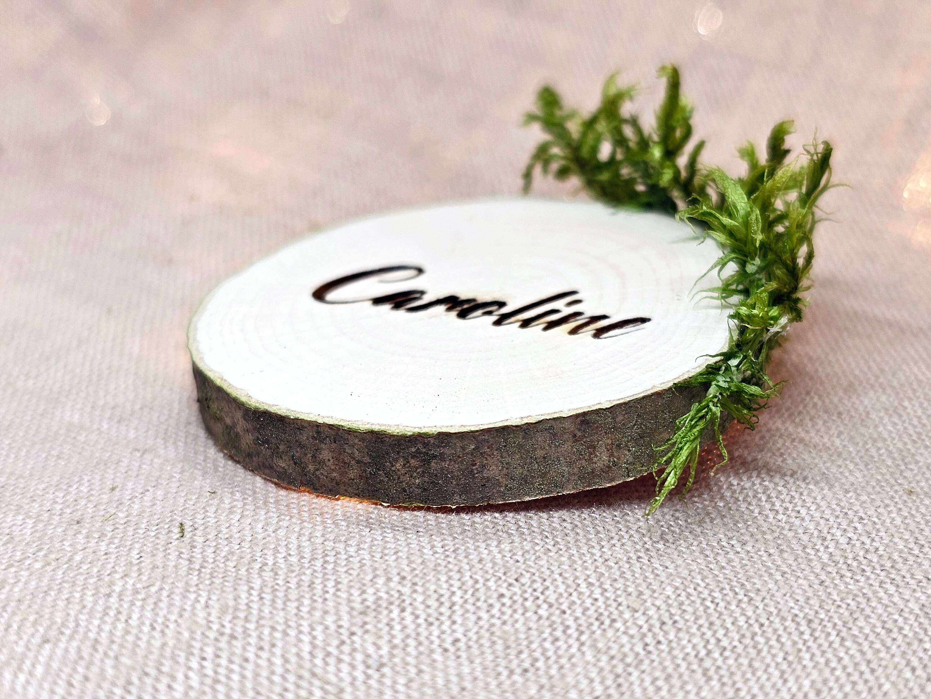 30 Pieces - Engraved Wooden Place Card Slices With Moss - Rustic ...