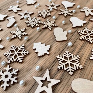 Wooden christmas decoration, 20/50/100 craft supplies, mixed wooden confetti, small wood snowflakes, craft supplies, photoshoot accessories