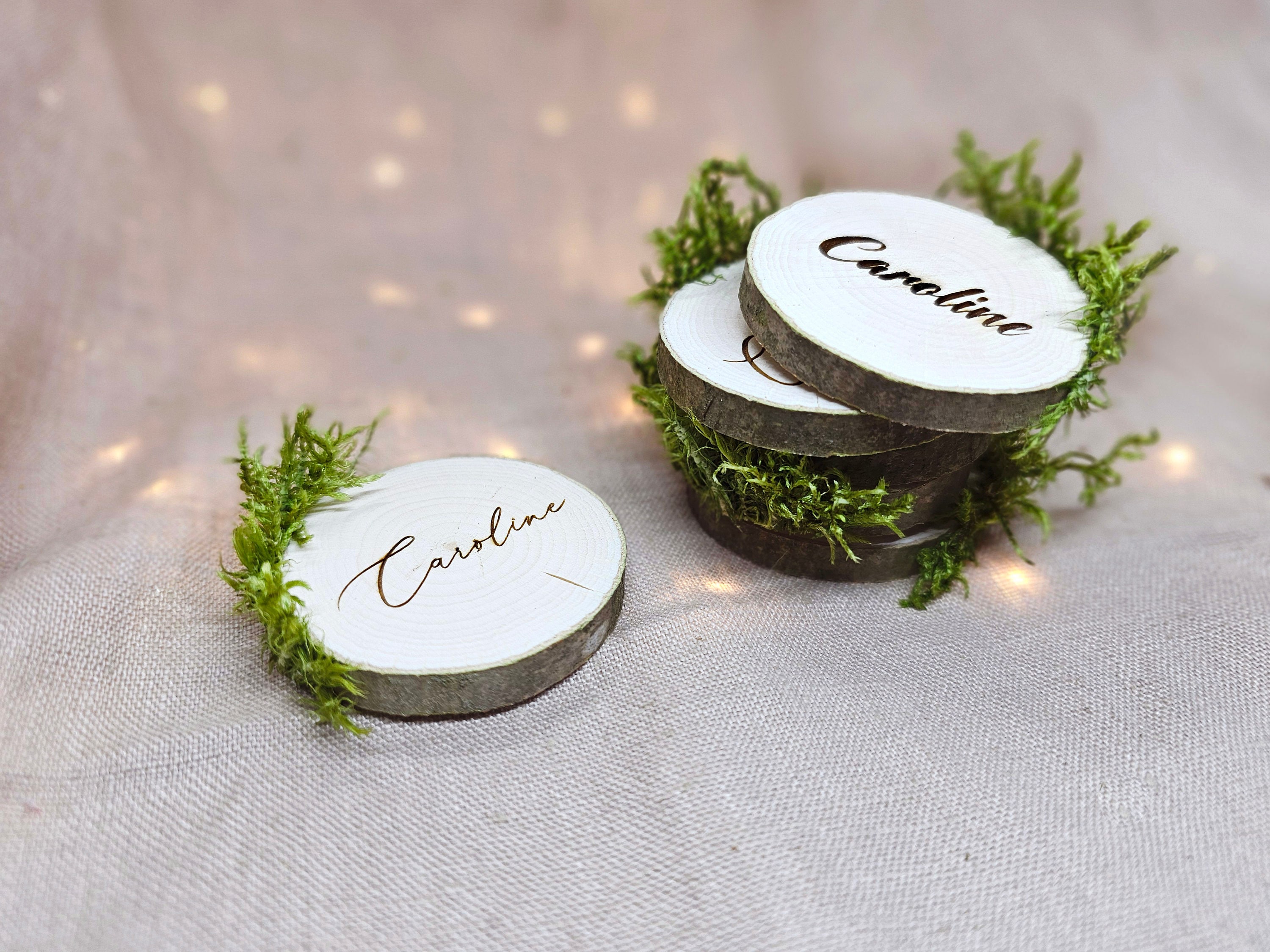 30 Pieces - Engraved Wooden Place Card Slices With Moss - Rustic ...