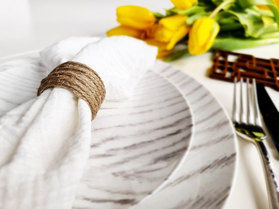 DIY Burlap Napkin rings - Burlap Kitchen