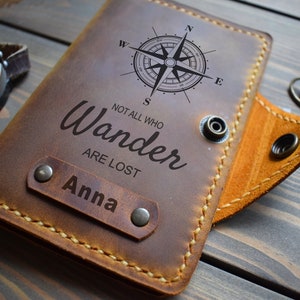 Funda de cuero para pasaporte/ Cartera para pasaporte con mapa del mundo/ Porta pasaporte con brújula/ Estuche personalizado gratis/ Compatible con todos los estándares de pasaporte