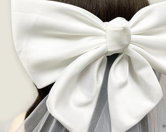 White Bride Bow, Personalize your wording. Bride Bow, Veil, XXL Bow, Tulle Veil Bachelorette Gift, Wifey to Be, Bridal Shower Gift Hair Clip