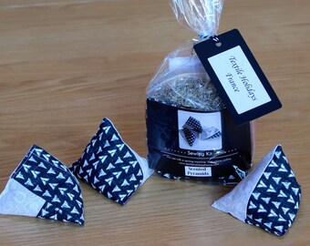 Scented Pyramids Sewing Kit