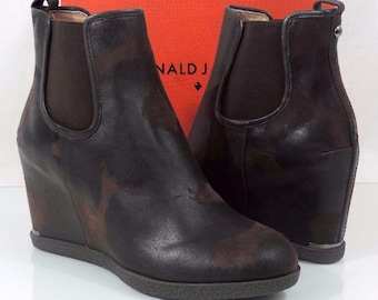Donald J Pliner Dillon Wedge Heels Booties Espresso Vintage Brown Suede Size 10