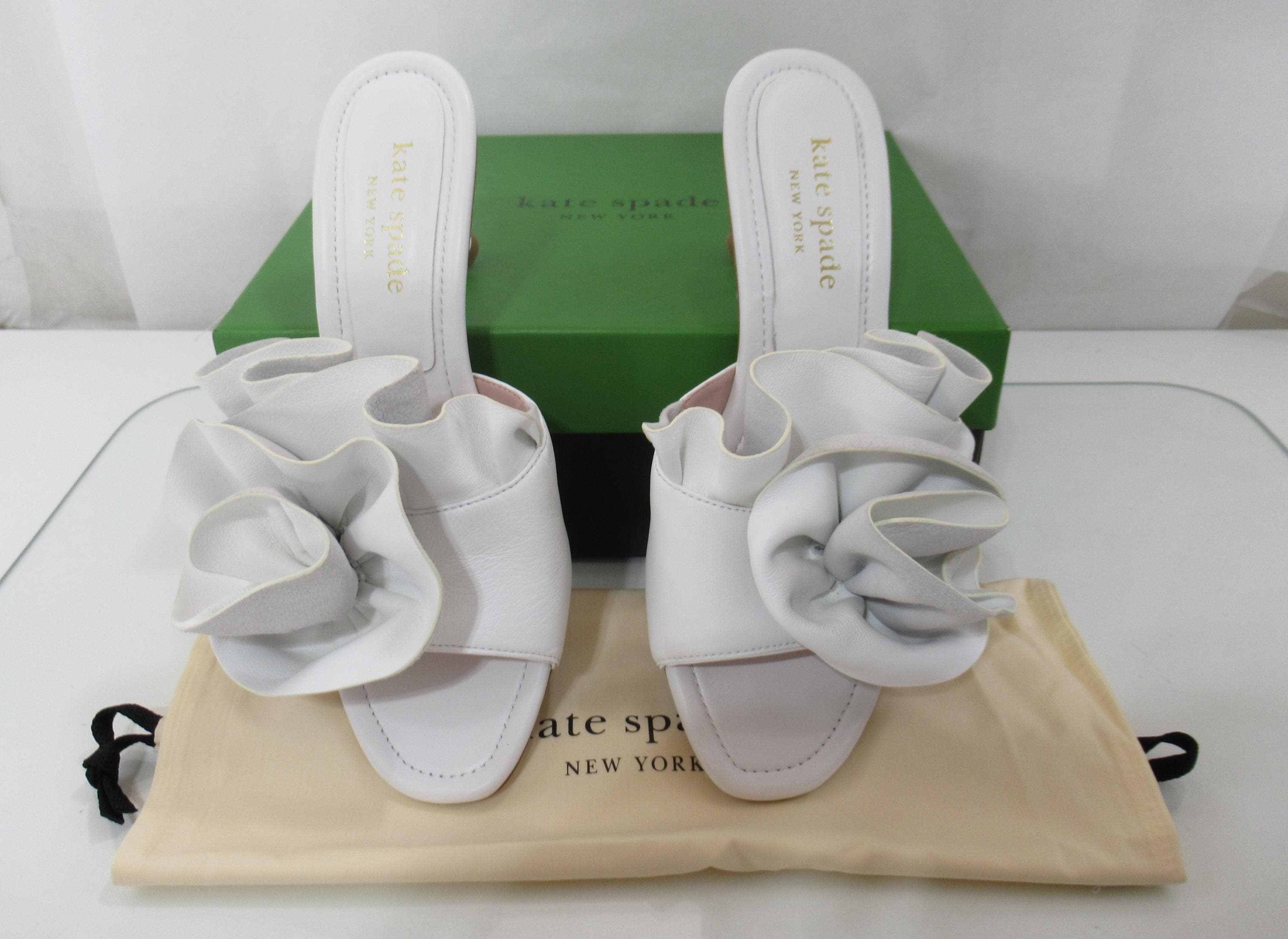kate spade NEWYORK パンプス Kate Spade New York Flourish Flower Accent Heeled Sandal True