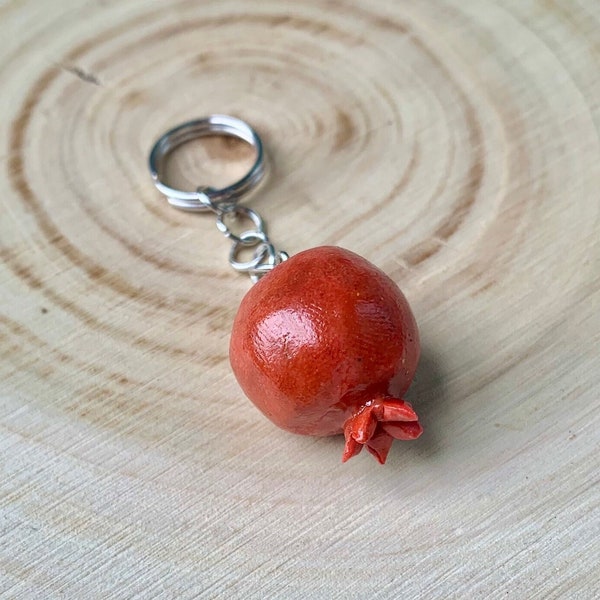 Pomegranate Charm, Jewish Keychain, Realistic Fruit Keychain, Persian Art, Judaica Gift for Jewish Women, Rosh Hashanah Gift, Jewish Charm