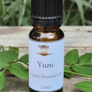 Organic Yuzu Essential Oil: Cold Pressed Citrus Junos, Japan (10ml)
