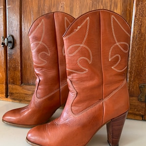 Cowgirl Boots, Vintage Shoes, Cowgirl Boots with Heel, Leather Boots, Size 6.5