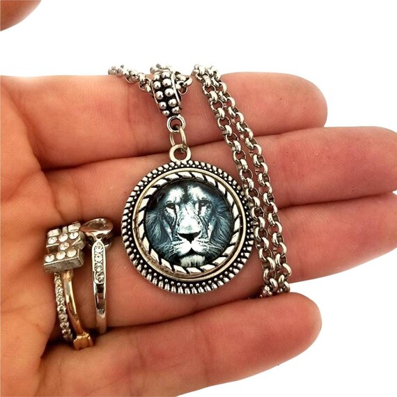 Leo Charm Charm Pendant Necklace 