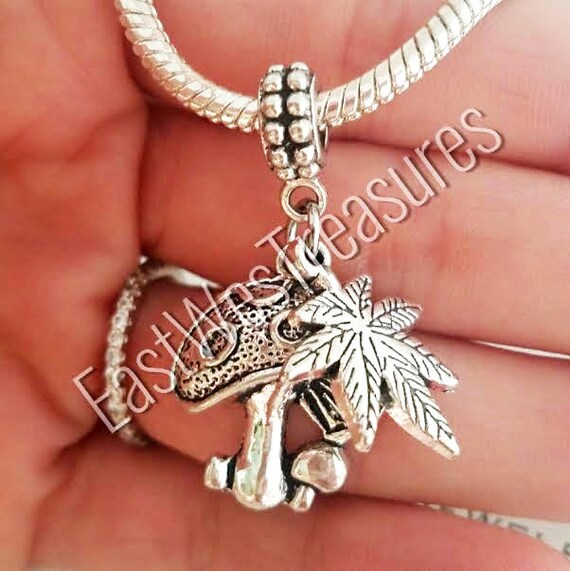 Paradise Jewelers 14K Solid Yellow Gold Marijuana Leaf Pendant