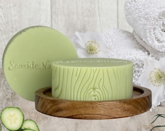 Barra limpiadora facial calmante de pepino con té verde, aloe vera y manteca de karité