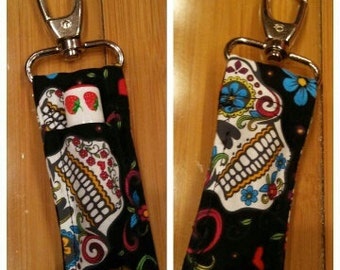 Llavero con soporte para chapstick de calavera de azúcar, regalo del Día de los Muertos