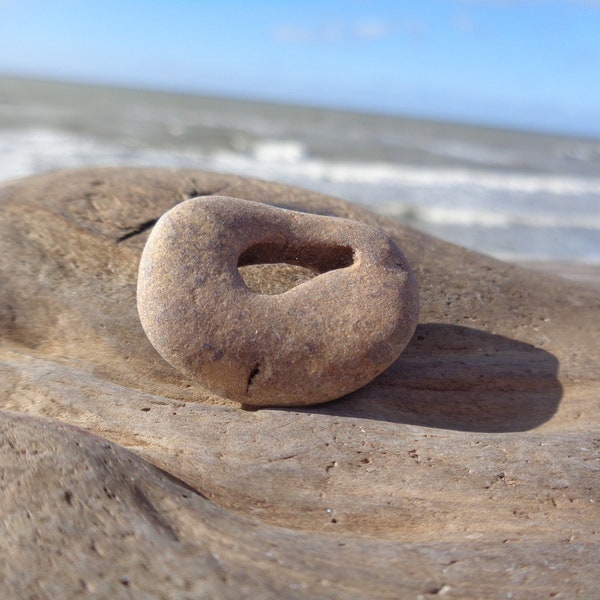 Unique Holey Stone 1.1"/2.7cm Hag Stone - Pebble With Natural Hole  - Beach Stone Pendant - Odin Stone Talisman #77H