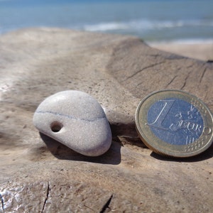 UNIQUE TINY Holey Stone 1/2.7cm Hag Stone Pebble With Natural Hole Odin Stone Talisman 71H image 4