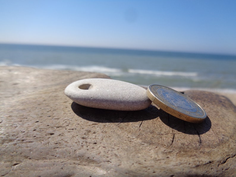 UNIQUE/SMALL 1.3/3.3cm Naturally Holed Beach Stone Hag Stone Pebble With Natural Hole Odin Stone Talisman68H image 5