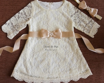 Rustieke ivoorkleurige kanten jurk voor bloemenmeisjes, boho trouwjurk voor peuters met jute ceintuur, landelijke shabby chic jurk