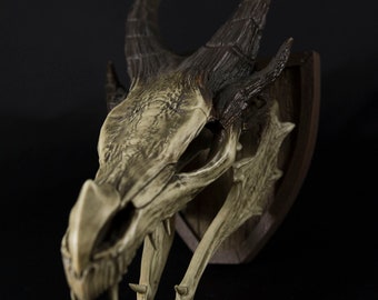 Magnetic Mounted Dragon Skull: 7"