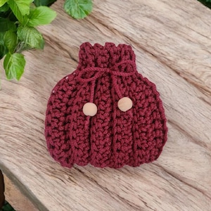 Petite bourse au crochet, 12x12 cm, couleur bordeau.