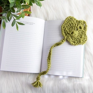 CROCHET LEAF BOOKMARK Pattern Crochet Bookmark Crochet Leaves Easy Crochet Pattern Crochet Teacher Gift image 1