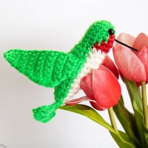 Realistic CROCHET HUMMINGBIRD PATTERN for Spring, Summer, Home Decor, or as a Gift