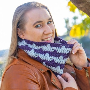 Crown Crochet Cowl Pattern Crochet Cowl Scarf Crochet Cowl for Women Cowl Crochet Pattern Easy Crochet Cowl Crochet Scarf Pattern image 1